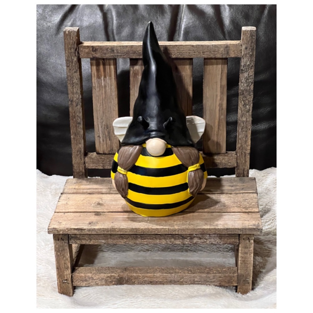 NEW Bumble Bee Gnome Decor ๐ - Picture 4 of 9